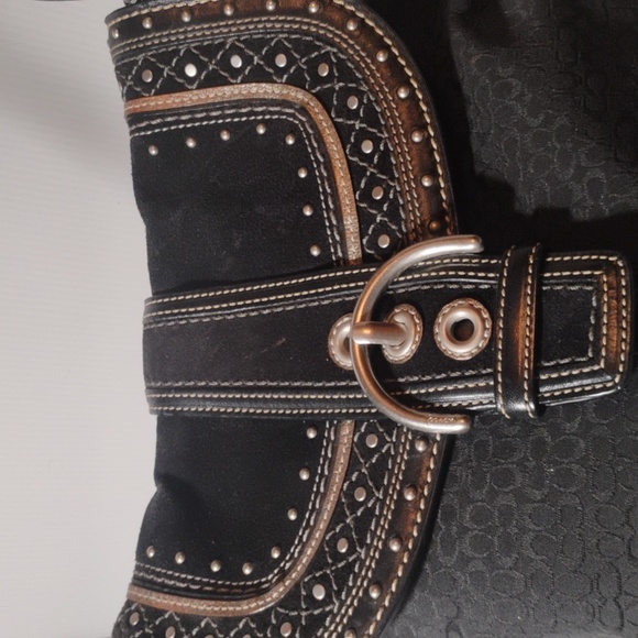 Coach Vintage Leather/Suede
Western Hobo In Great Condition
F11405 - Picture 5 of 13